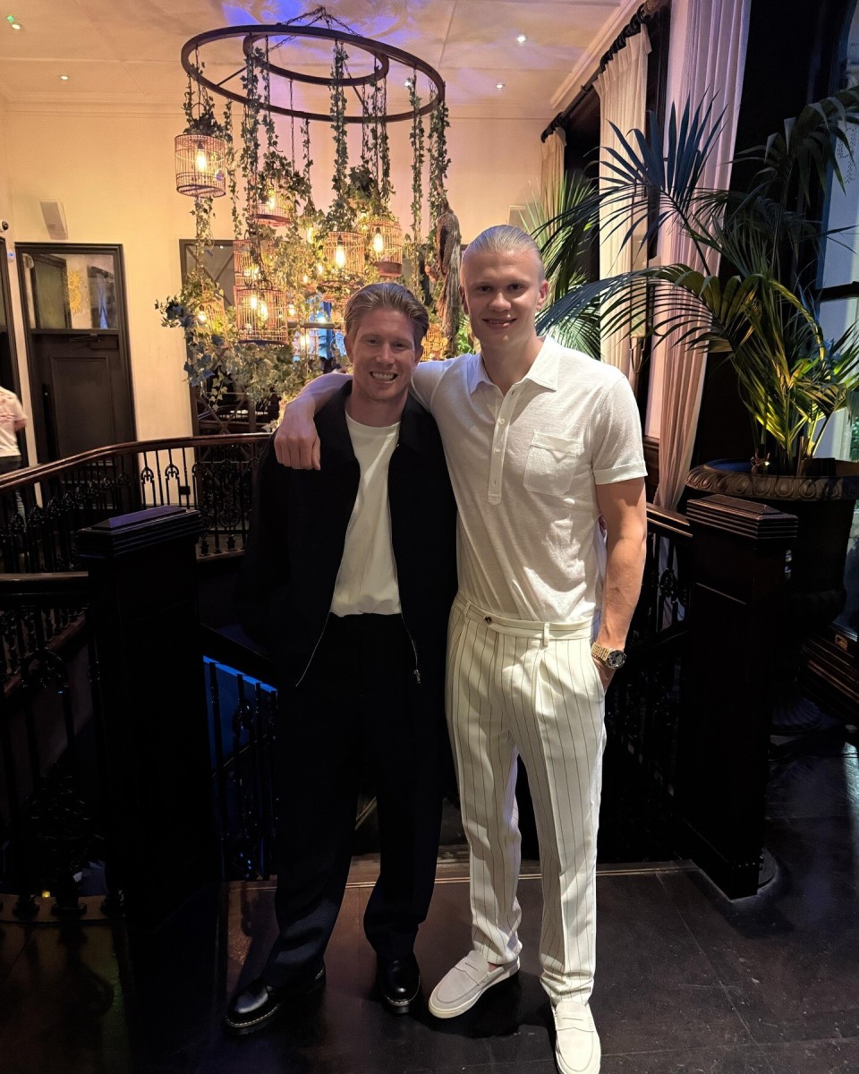 U22国足最新名单！王钰栋+蒯纪闻跳级，红牌后卫落选，冲击亚洲杯